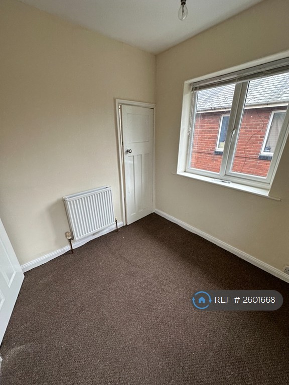 2 bedroom house in Leasowe Road, Leeds, LS10 (2 bed) (#2601668)