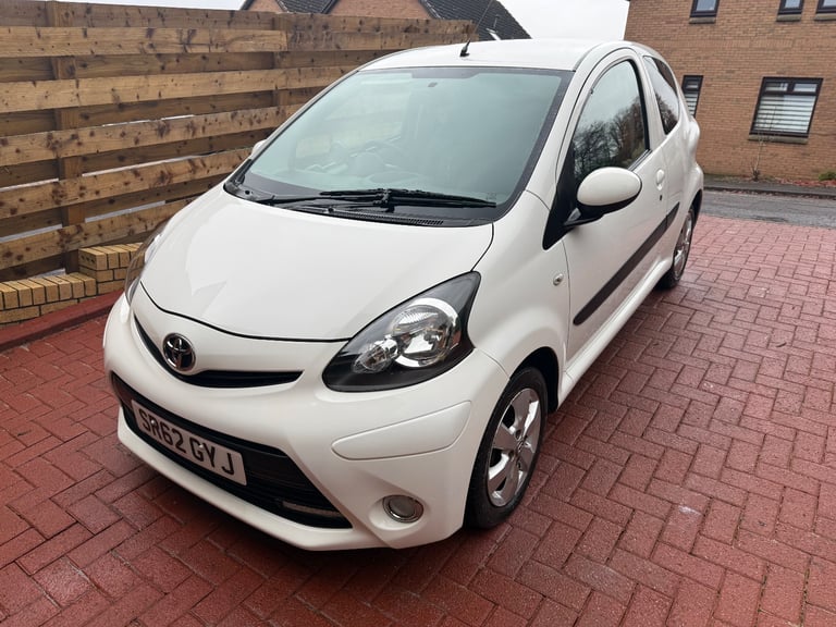 Toyota, AYGO, Hatchback, 2012, Manual, 998 (cc), 3 doors