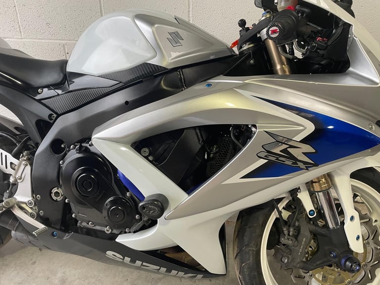 2008 - SUZUKI GSXR600 K8 - GSXR - RACE EXHAUST - USED MOTORCYCLE 