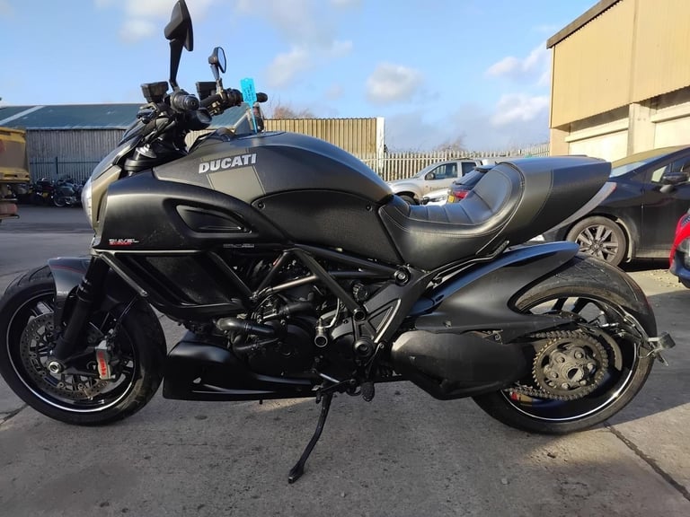 2016 66 DUCATI DIAVEL CARBON CLEAN PERFORMANCE CRUISER 1198 NEW MOT HPI CLEAR