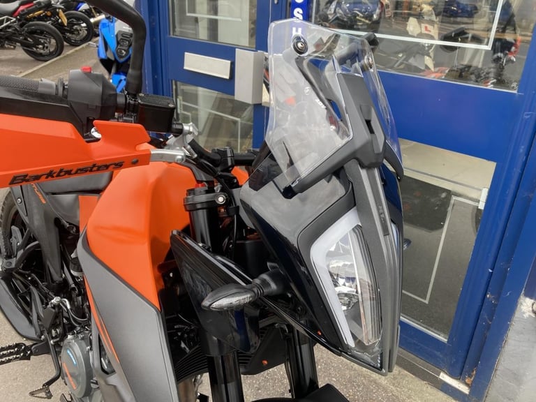 KTM 390 ADVENTURE - 2021 - STUNNING BIKE - ALLOY BASH PLATE - PEGS - BARKBUSTERS