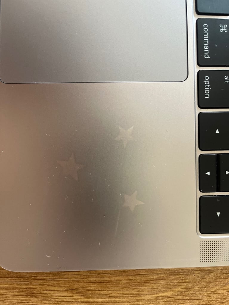 Apple MacBook Pro Retina 13.3" 2016 - 512GB SSD 16GB Ram - 3.3GHz Core i7 - Grey