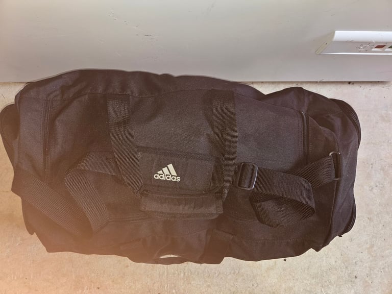 Adidas large black gym duffle holdall bag 