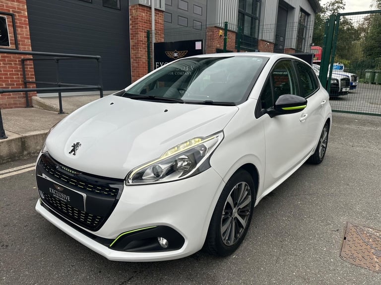2016 Peugeot 208 1.2 PureTech Active Design Lime Euro 6 5dr HATCHBACK Petrol Manual