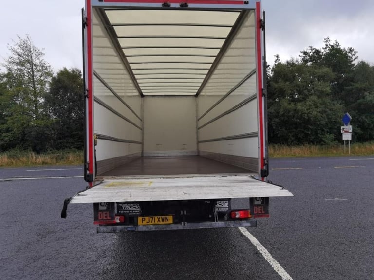 2022 DAF LF 260 4X2 with 28ft GRP Box