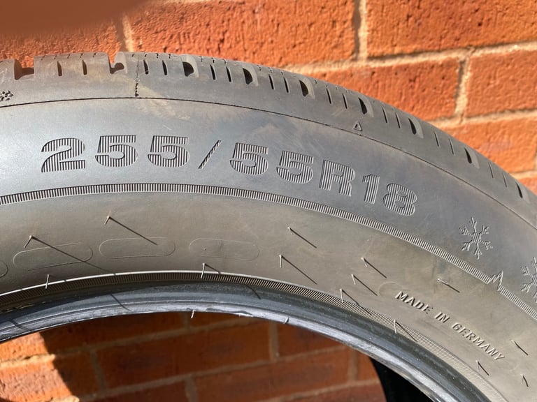 image for 2 Dunlop winter sport snow tyres 