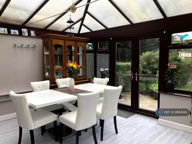 4 bedroom house in Warren Road, Orpington, BR6 (4 bed) (#2664144)