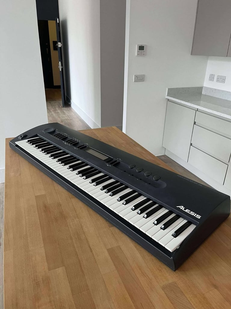 image for Alesis QuadraSynth – 76-Key Digital Synthesizer