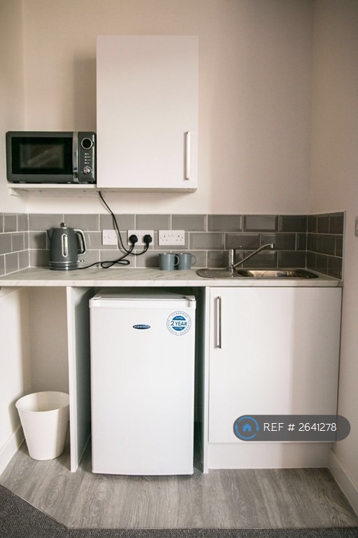 Studio flat in Wolverhampton Street, Dudley, DY1 (#2641278)
