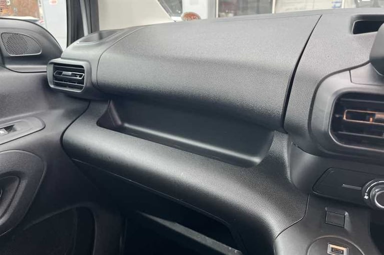 2024 Vauxhall Combo Electric 52kWh Prime Panel Van 5dr Electric Auto SWB (7.4kW Charger) (136 ps)...