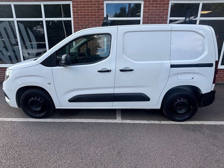 2021 Vauxhall Combo 1.5 Combo 2000 Sportive S/S Panel Van Diesel Manual