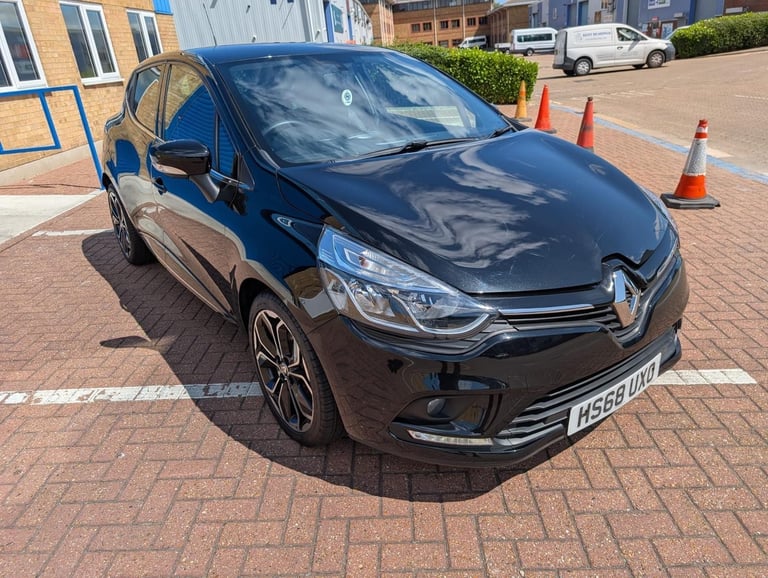 2019 Renault Clio 0.9 iconic 90 tce, ONLY 21710 MILES. SAT NAV, TOP OF THE RANGE