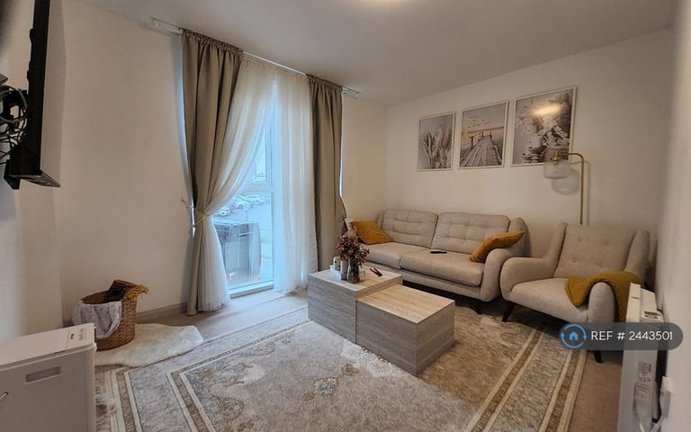 1 bedroom flat in Drake Street, Rochdale, OL16 (1 bed) (#2443501)