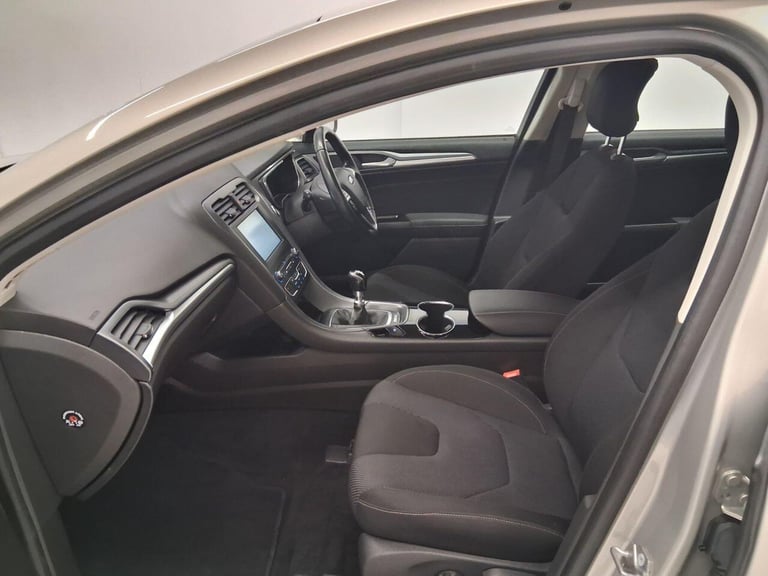 2015 Ford Mondeo 2.0 TDCi Titanium Hatchback 5dr Diesel Manual Euro 6 (s/s) (150 ps) HATCHBACK Di...
