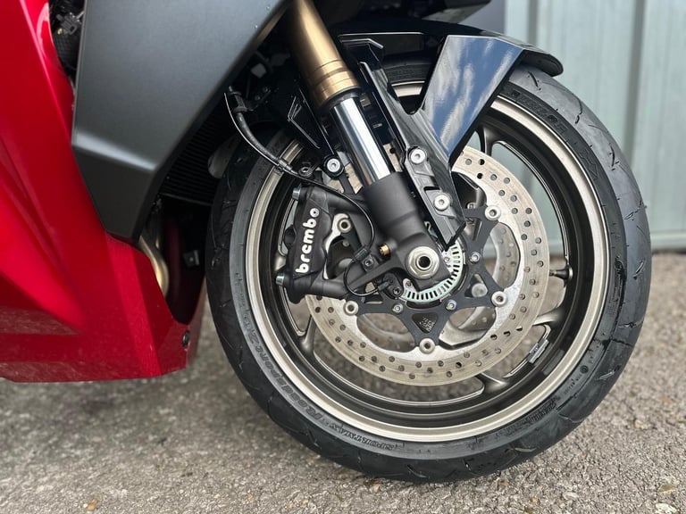 STUNNING ONE OWNER 2024/24 SUZUKI GSX-S 1000 GT+ MOTORCYCLE 