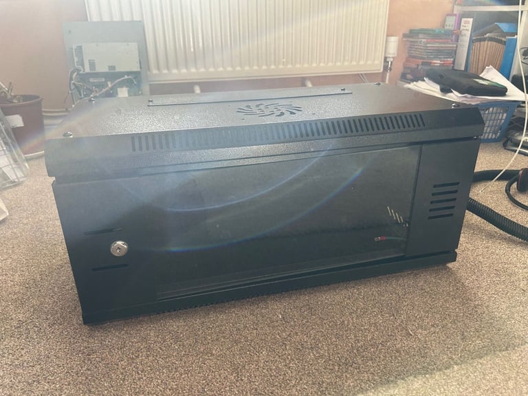 4U Wall Mounted network cabinet