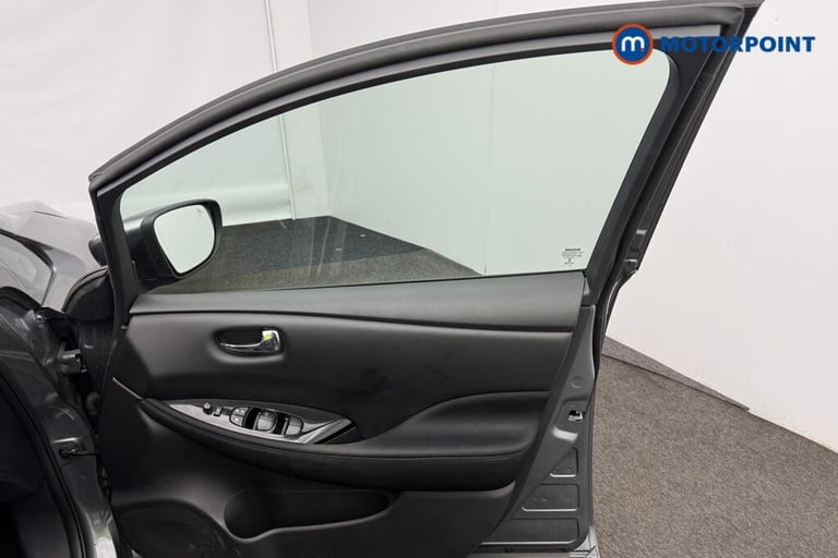 2022 Nissan Leaf 110kW N-Connecta 39kWh 5dr Auto Hatchback Electric Automatic