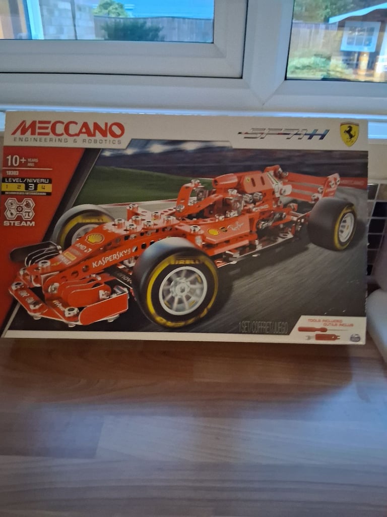 Meccano racing car kit 