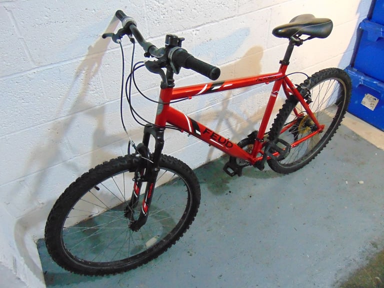 Apollo Feud (01 inch frame) Hardtail Mountain Bike (free local delivery)