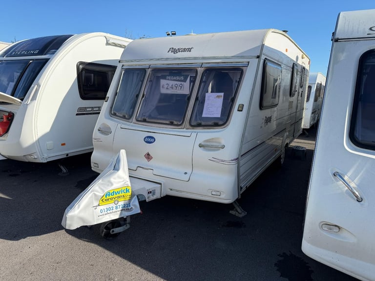 Bailey Pageant Champagne Side Dinette Rear Bathroom