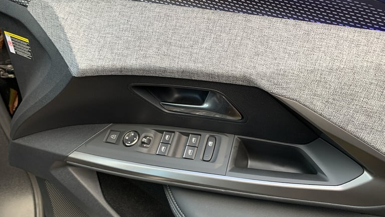 2025 Peugeot 5008 1.2 Hybrid 136 GT 5dr e-DSC6 HATCHBACK PETROL Automatic