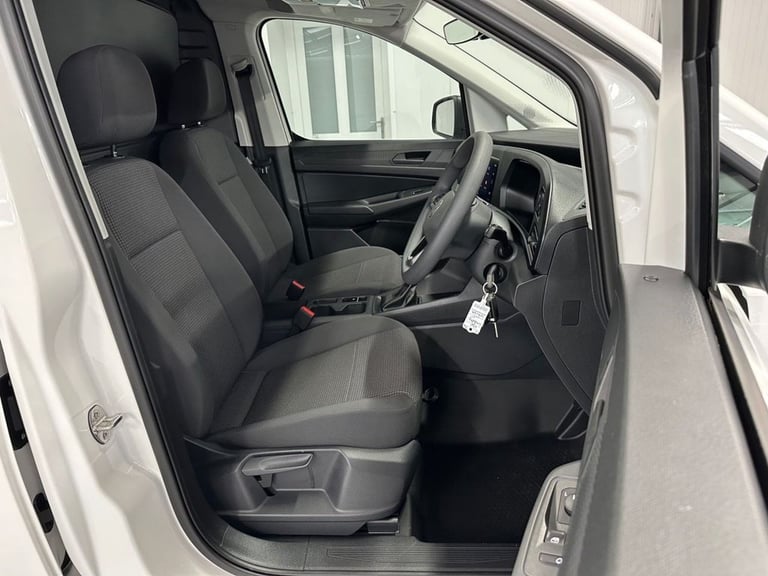 2024 74 VOLKSWAGEN CADDY MAXI 2.0 TDI C20 COMMERCE PANEL VAN 6DR DIESEL MANUAL L