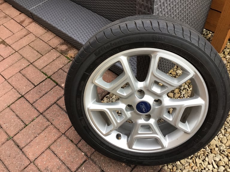 image for Alloy and tyre