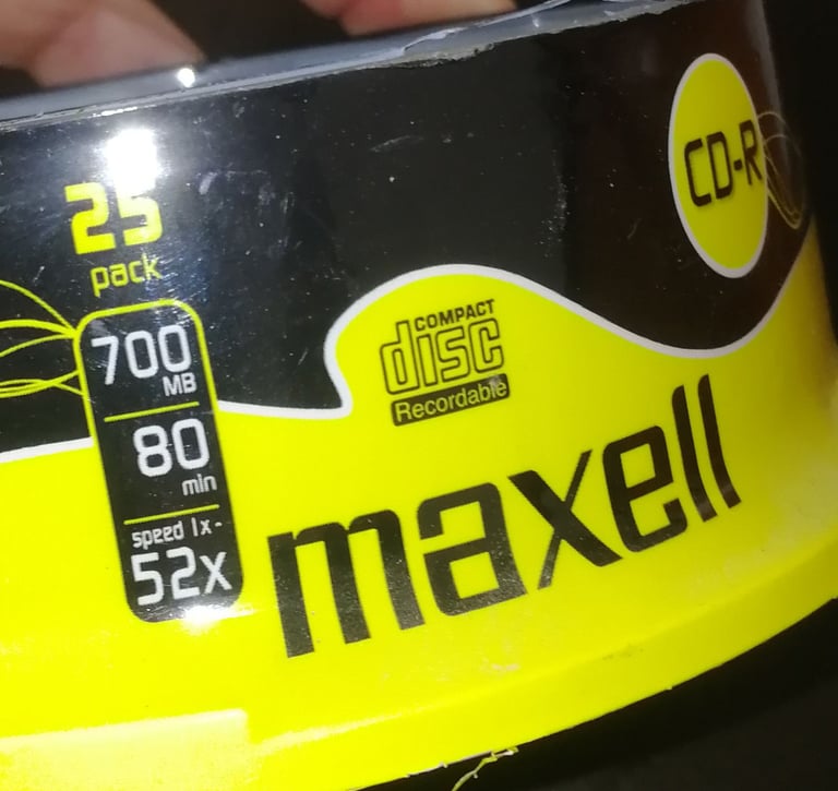 70 x CD-R CD-Recordable - 60 x Maxell + 10 x FujiFilm 52x 700MB Data 80 Min