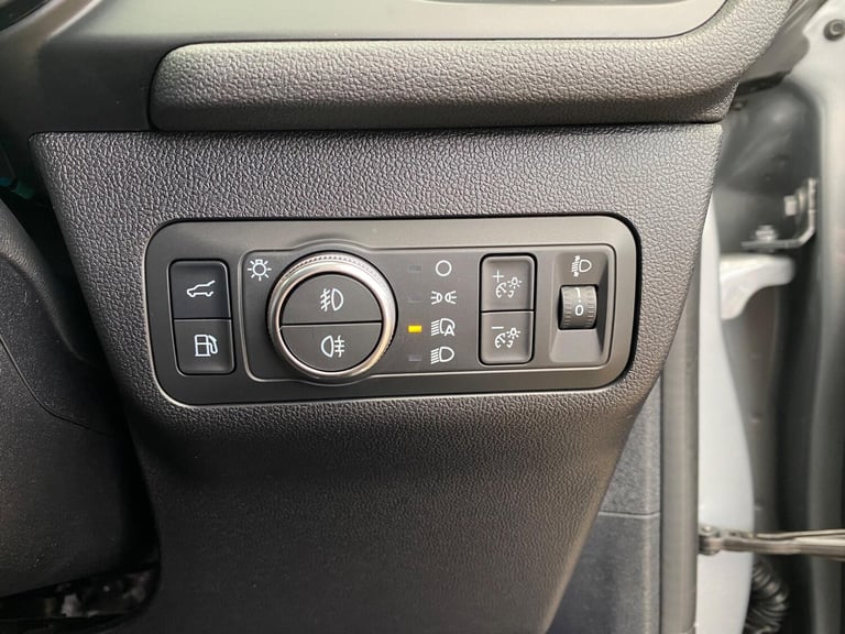 2023 Ford Kuga 2.5 EcoBoost Duratec 14.4kWh ST-Line X CVT Euro 6 (s/s) 5dr HATCHBACK Petrol/Elect...