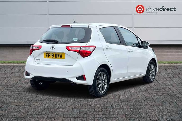 2019 Toyota Yaris 1.5 VVT-i Icon Hatchback 5dr Petrol CVT Euro 6 (111 ps) Hatchback Petrol Automatic