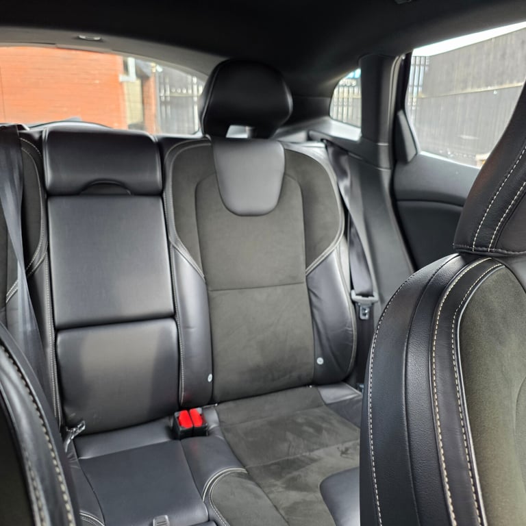 2017 Volvo V40 D2 [120] R DESIGN Nav Plus 5dr HATCHBACK Diesel Manual