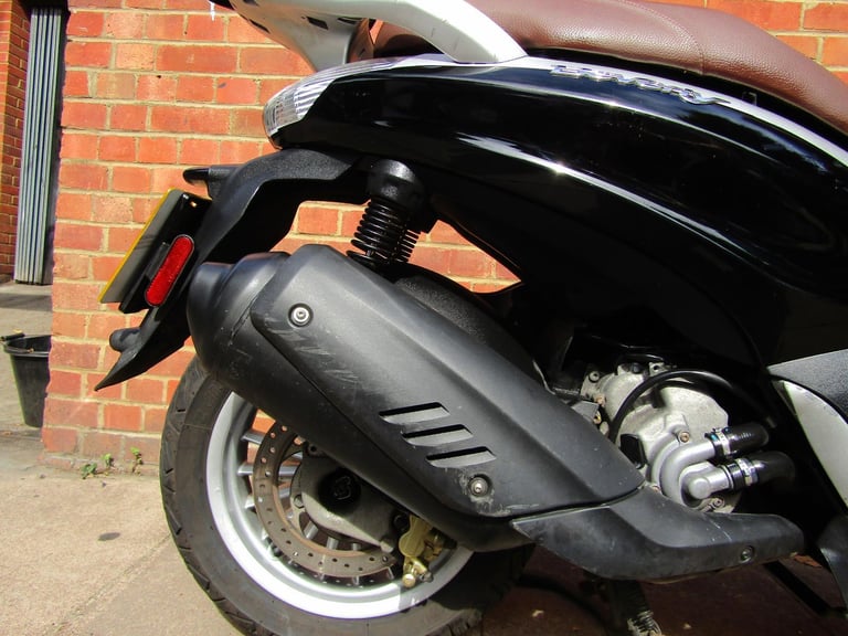 PIAGGIO BEVERLY 300cc GREAT COMMUTER VERY FAST AND RELIABLE. CHEAP TO RUN.