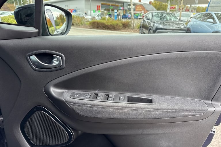 2022 Renault Zoe R135 EV50 52kWh Iconic Auto 5dr (Boost Charge) Hatchback ELECTRIC Automatic