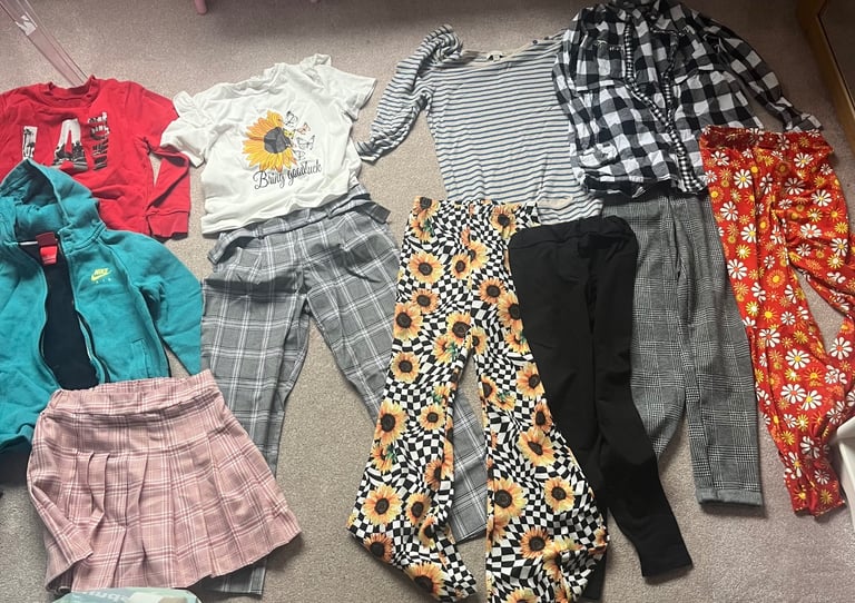 Large Girls bundle clothes 20+ items 