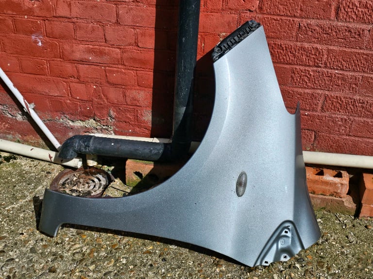 image for TOYOTA YARIS BREAKING WING / WING MIRROR Radiator pack 