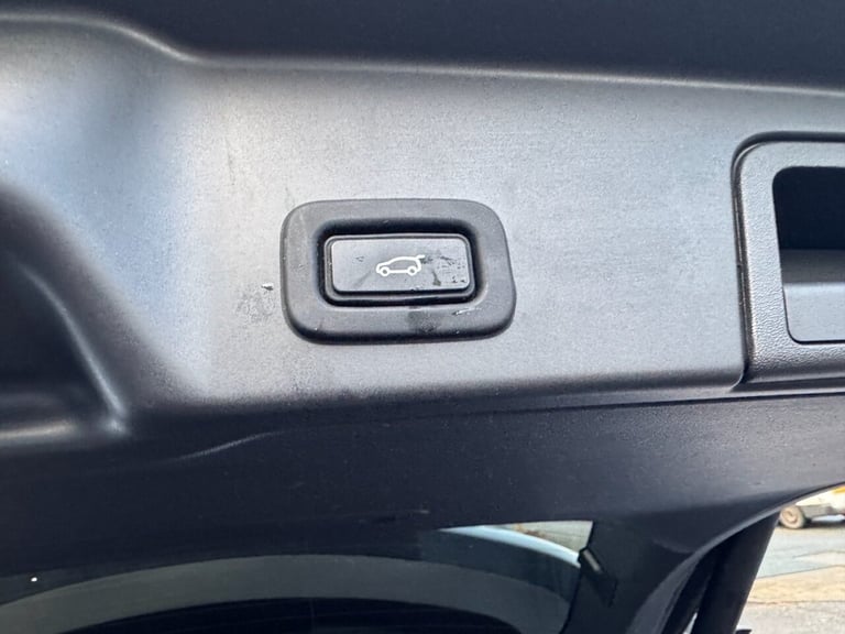 2020 Land Rover Range Rover Evoque 2.0 D180 R-Dynamic SE 5dr Auto ESTATE DIESEL Automatic