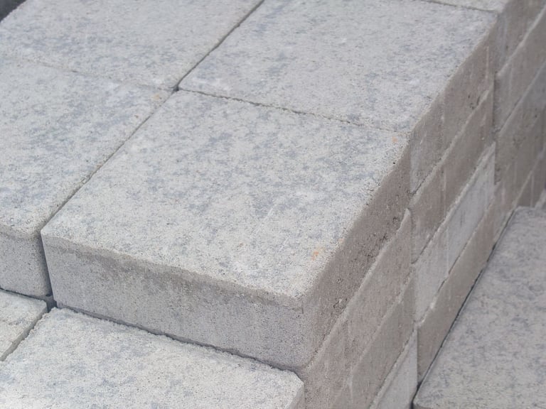 Marshalls Lunar Concrete Paving Blocks - Medium Ice 160x160x50mm - Packs of 10