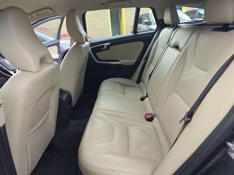 VOLVO V60 2.0 D2 SE Nav Euro 6 (s/s) 5dr 2017
