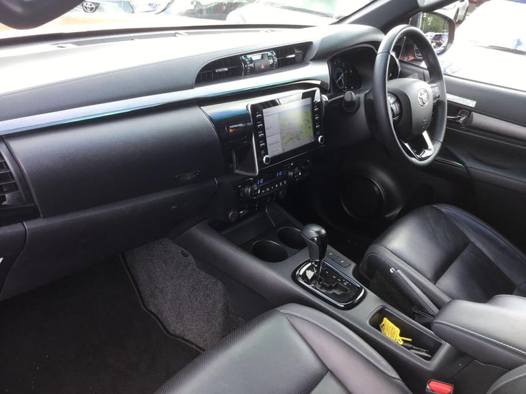 2024 Toyota Hilux 2.8 D-4D Invincible X Pickup Double Cab 4dr Diesel Auto 4WD Euro 6 (s/s) (2 PIC...