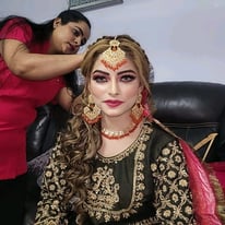 Bridal makeup artist 