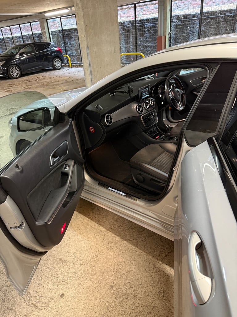 Mercedes-Benz, CLA, Saloon, 2014, Manual, 1796 (cc), 4 doors