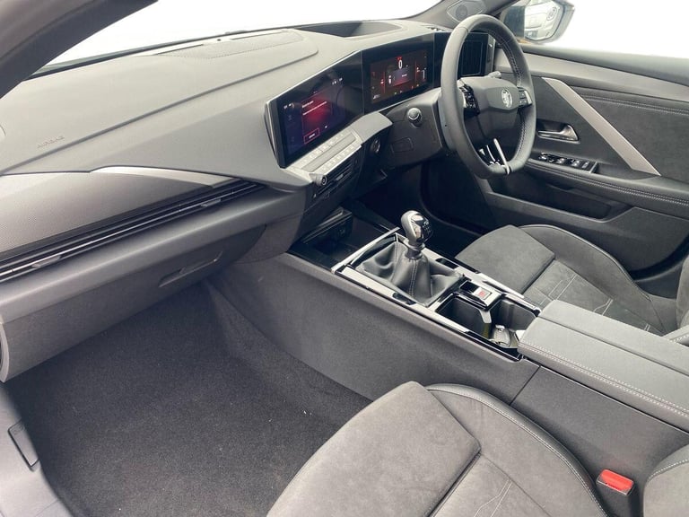 2025 Vauxhall Astra Astra 1.2 Turbo 130 Ultimate 5Dr Estate Estate Petrol Manual