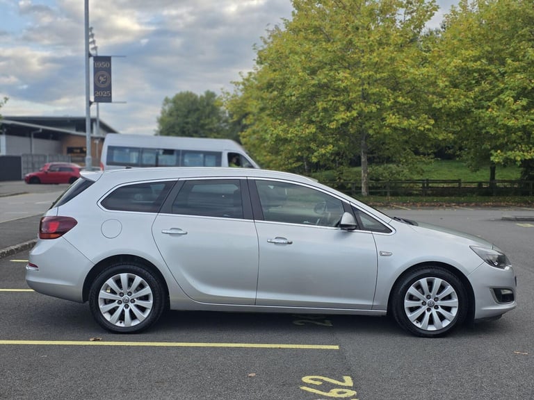 2013 Vauxhall Astra 1.7 CDTi ecoFLEX SE Sports Tourer Euro 5 (s/s) 5dr ESTATE Diesel Manual