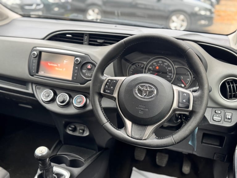 2015 Toyota Yaris 1.0 VVT-i Icon 5dr HATCHBACK Petrol Manual