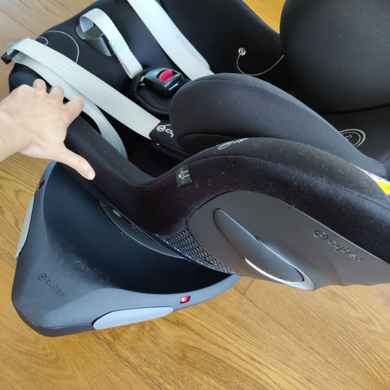 Cybex Sirona Gi i-Size 360 car seat like new