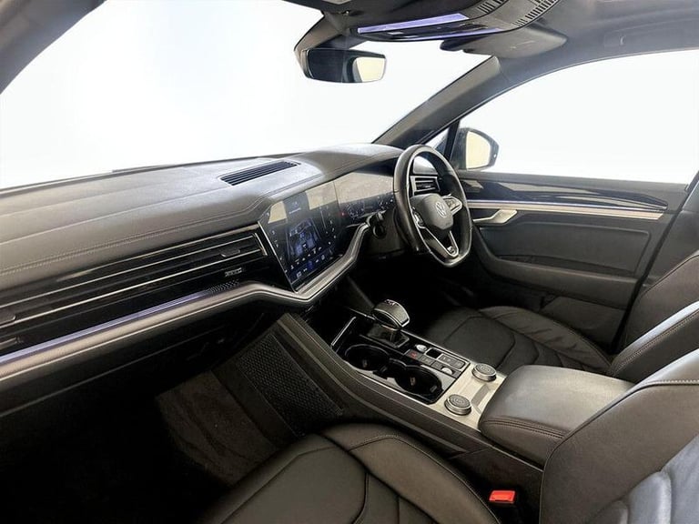 2021 Volkswagen Touareg 3.0 TSI V6 Black Edition Tiptronic 4Motion Euro 6 (s/s) 5dr Automatic SUV...