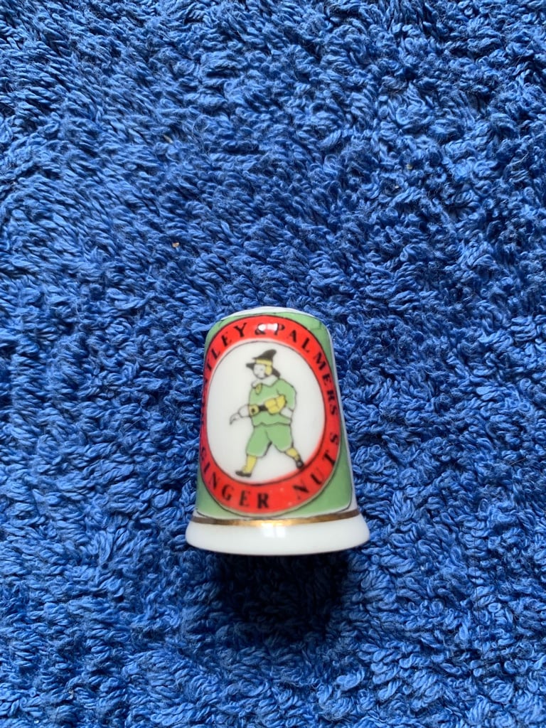 Huntley & Palmers Ginger Nut Advertising Thimble IP1