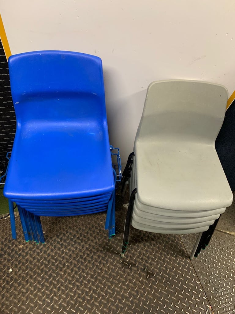 Stackable plastics chair (40 available)
