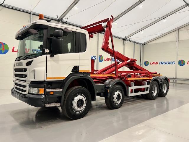 Scania P370 8x4 Rest Cab Hookloader Manual