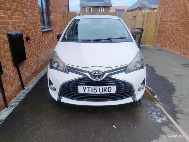 Toyota, YARIS, Hatchback, 2015, Manual, 1329 (cc), 5 doors